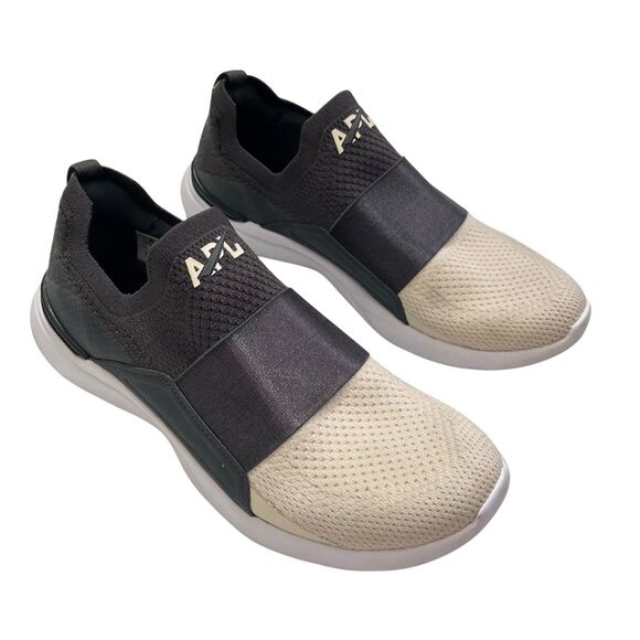 Welcome to my closet! - Picture 2 of 10